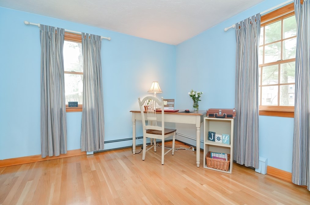 143 Meadow Rd, Plymouth MA 02360-4783 exterior