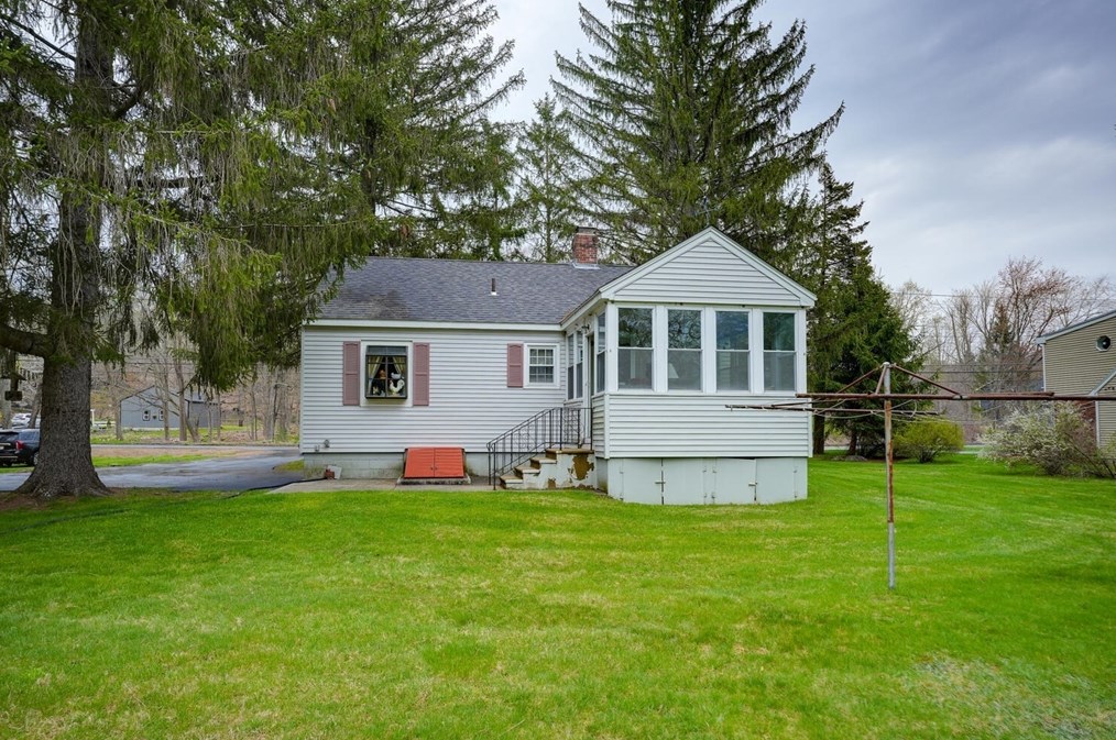 325 Church St, Northborough MA 01532-1230 exterior