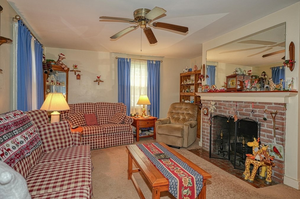 325 Church St, Northborough MA 01532-1230 exterior