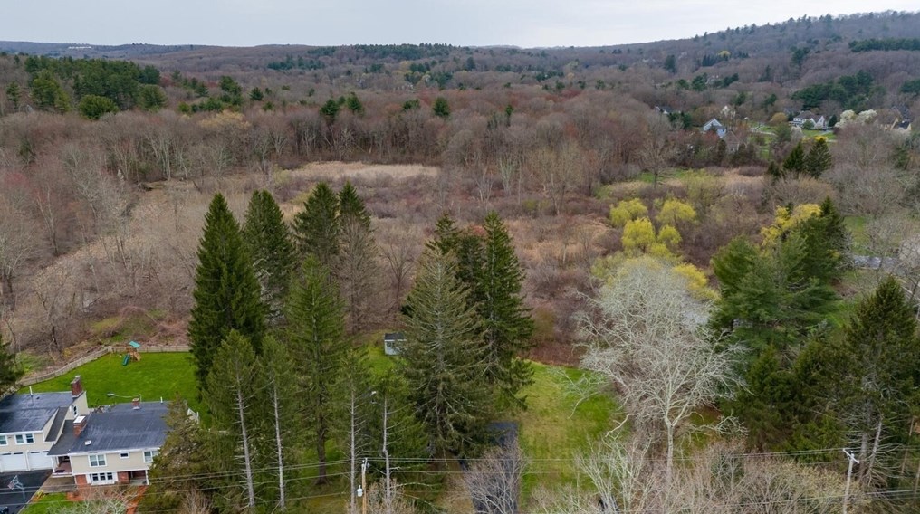 325 Church St, Northborough MA 01532-1230 exterior