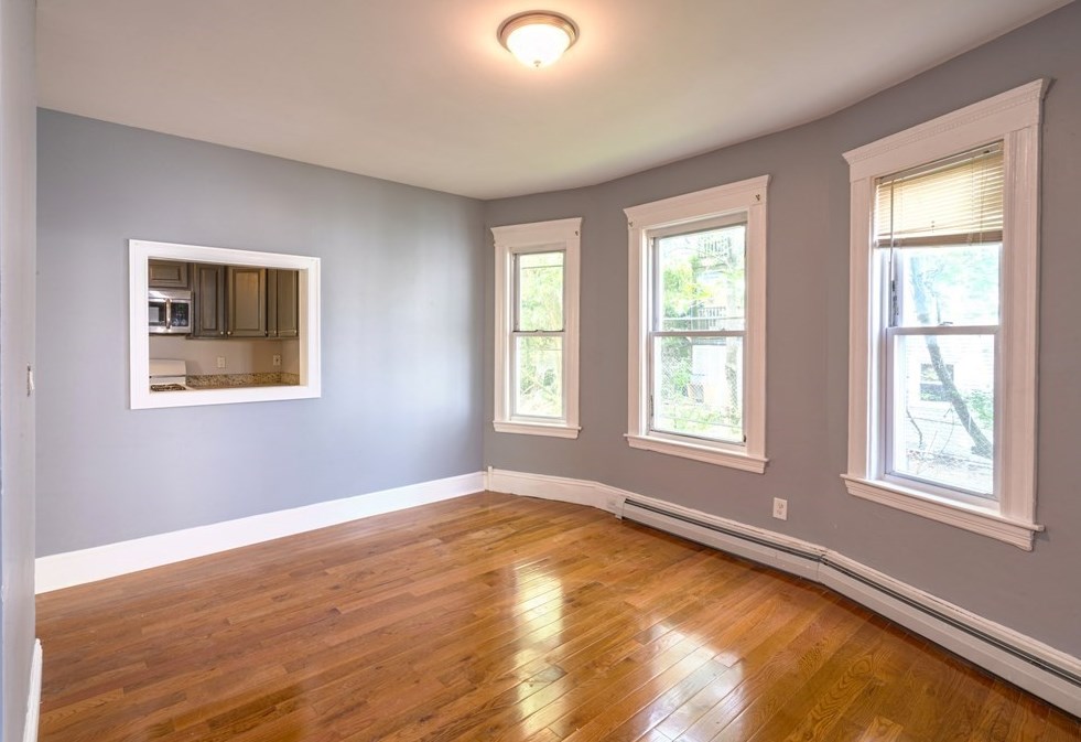 85 Marlborough St, Chelsea MA  02150-2910 exterior