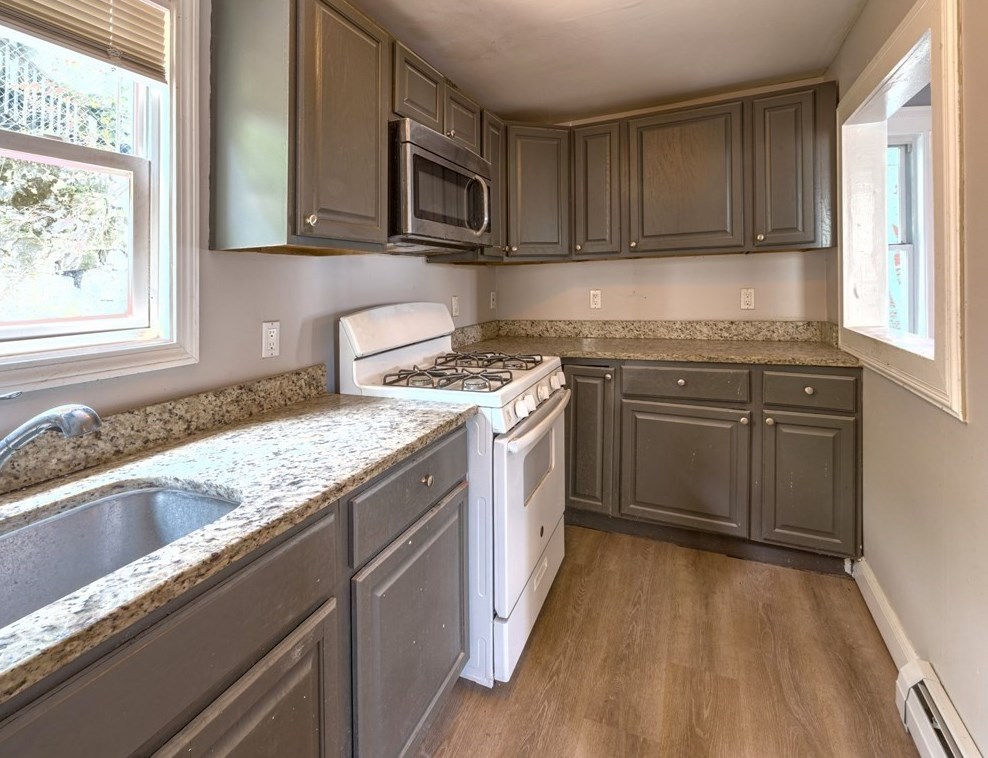 85 Marlborough St, Chelsea MA  02150-2910 exterior