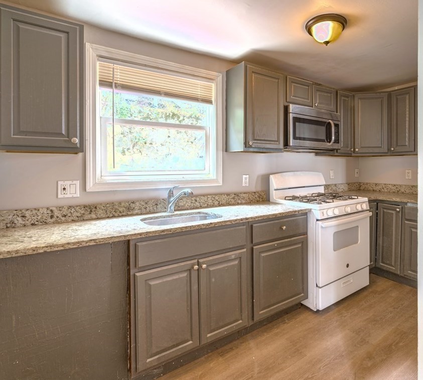 85 Marlborough St, Chelsea MA  02150-2910 exterior