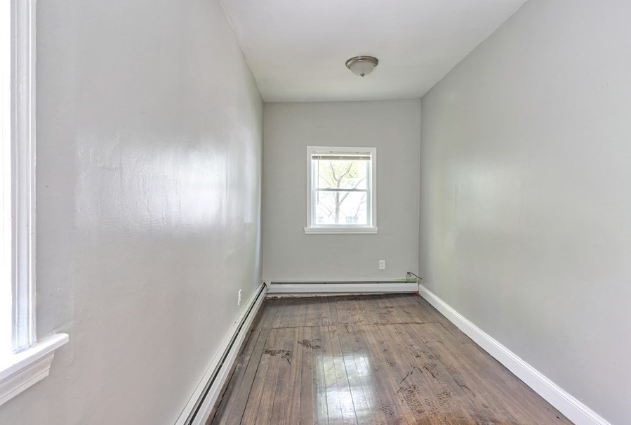 85 Marlborough St, Chelsea MA  02150-2910 exterior