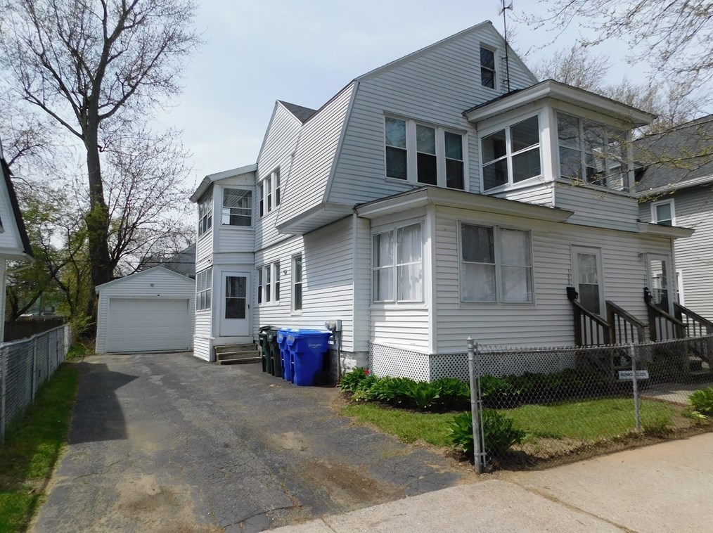 192 College St, Springfield MA  01109-3007 exterior