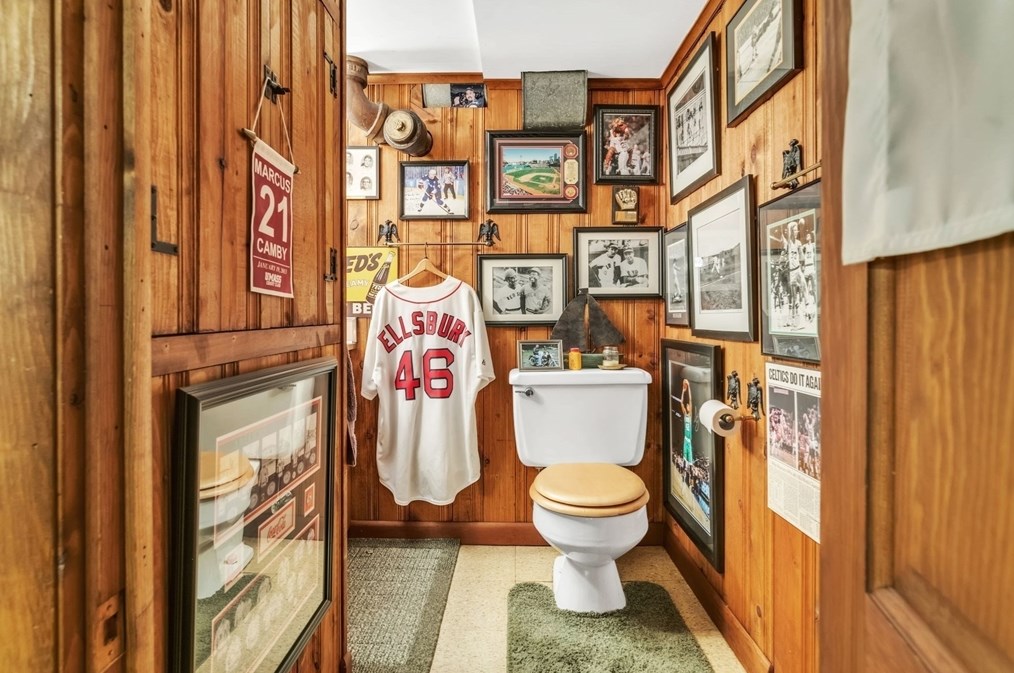 207 Granville Rd, Montgomery MA 01085-3945 exterior