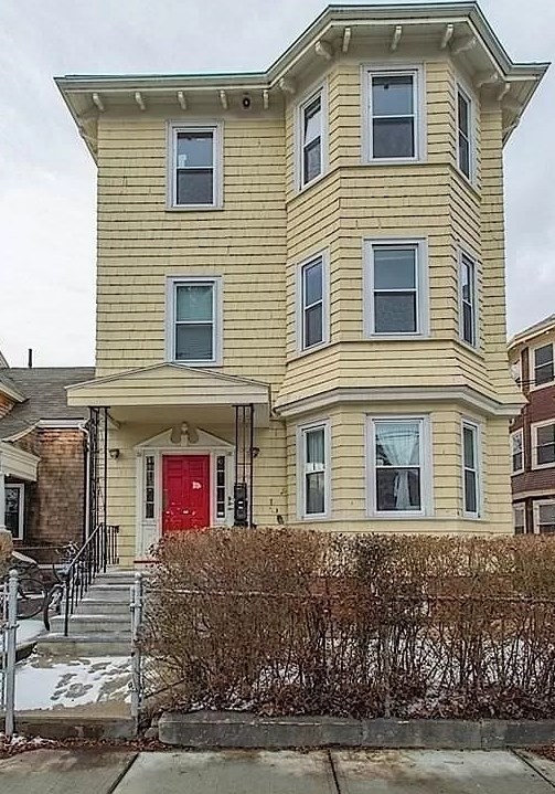 40 Cherry St, Somerville MA  02144-3204 exterior