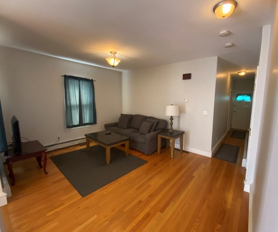 32 Harvard St, Waltham MA 02453-4238 exterior