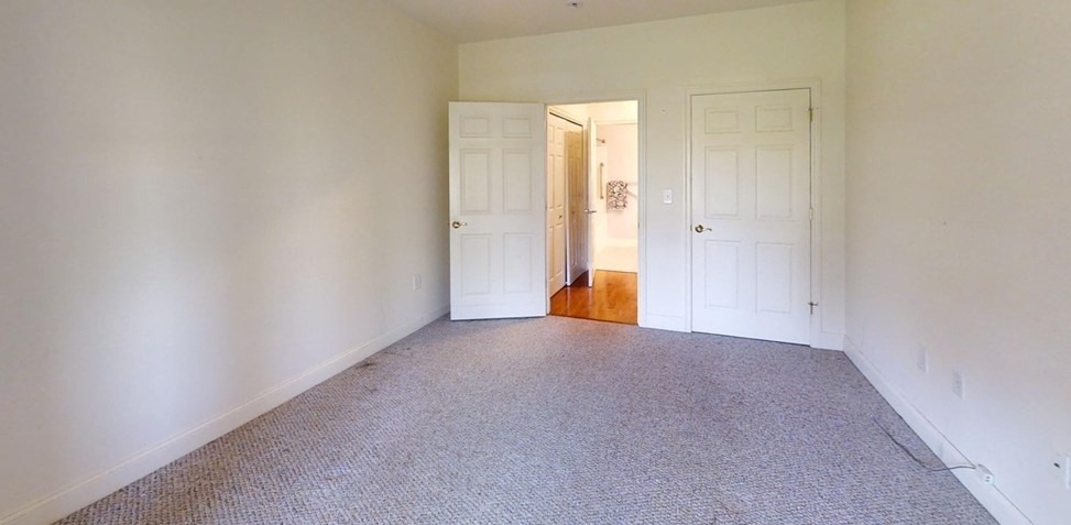 1102 Emerald Ct, Tewksbury MA 01876-5223 exterior