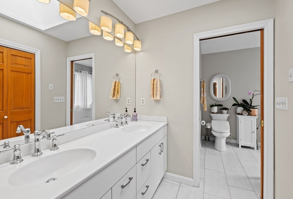 1 Punch Bowl Dr, Falmouth MA  02540-2342 exterior