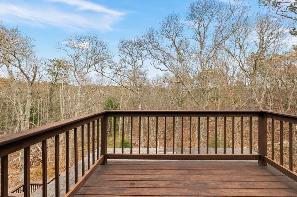 1 Punch Bowl Dr, Falmouth MA  02540-2342 exterior