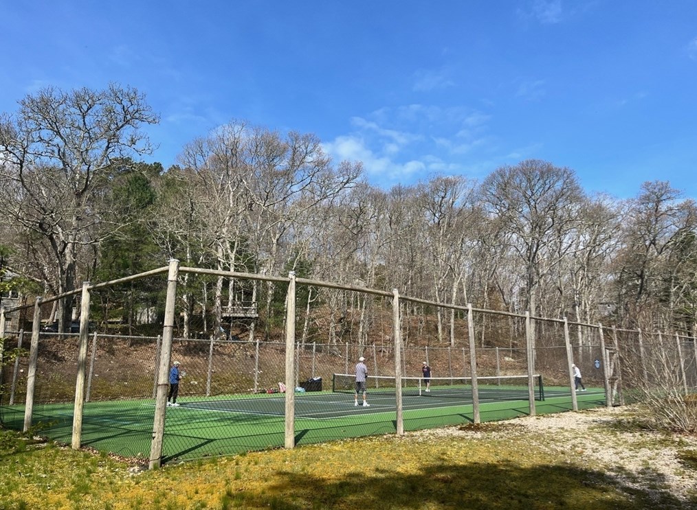 1 Punch Bowl Dr, Falmouth MA  02540-2342 exterior