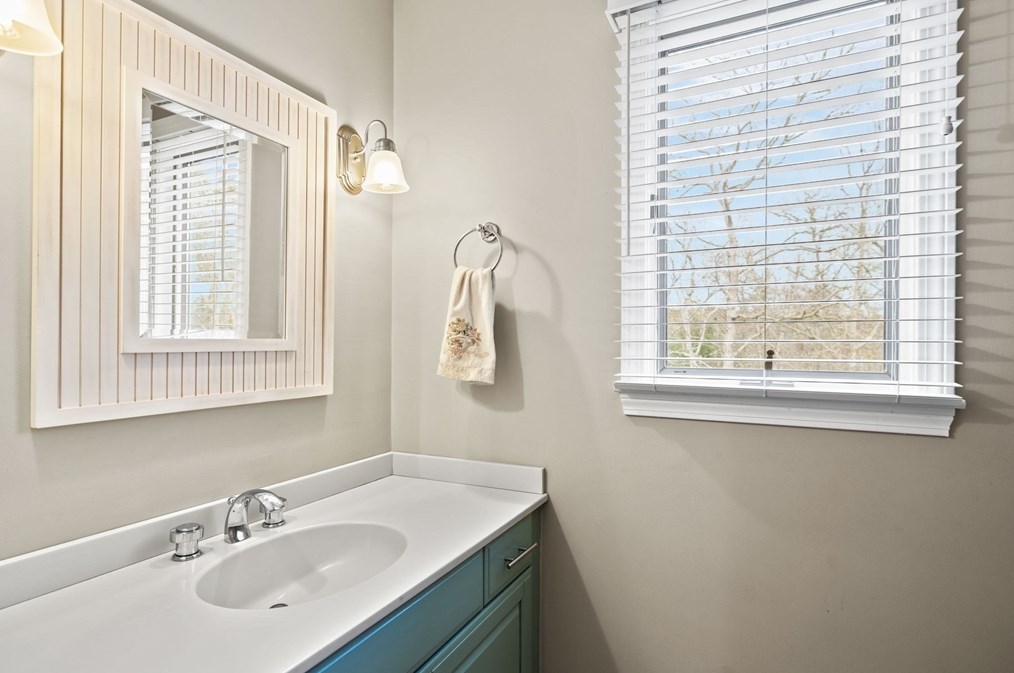 1 Punch Bowl Dr, Falmouth MA  02540-2342 exterior