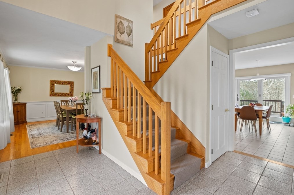 1 Punch Bowl Dr, Falmouth MA  02540-2342 exterior