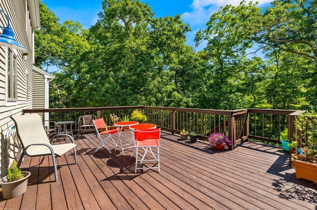 1 Punch Bowl Dr, Falmouth MA  02540-2342 exterior