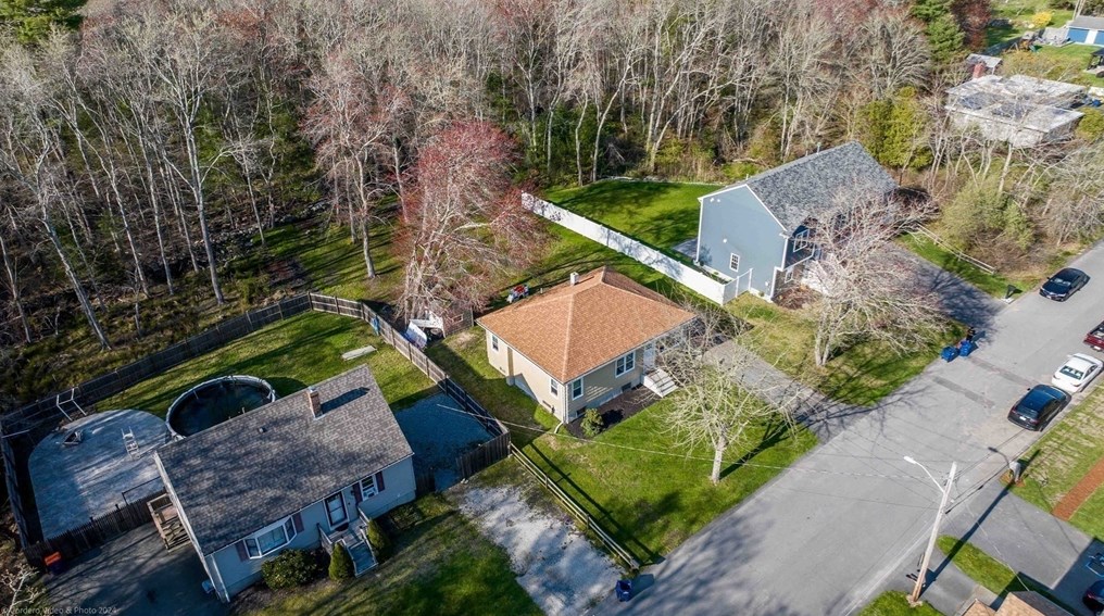 1061 Almy St, New Bedford MA  02745-4003 exterior