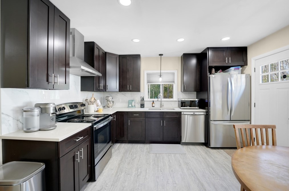 1061 Almy St, New Bedford MA  02745-4003 exterior