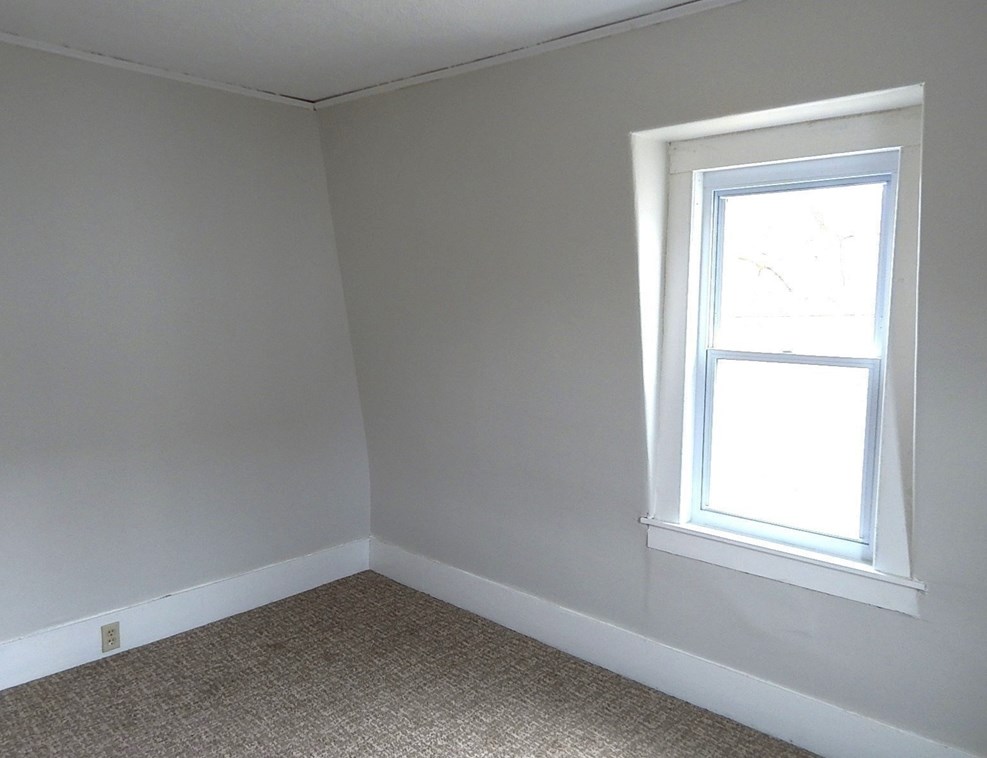 59 Highland Ave, Royalston MA  01331-2424 exterior