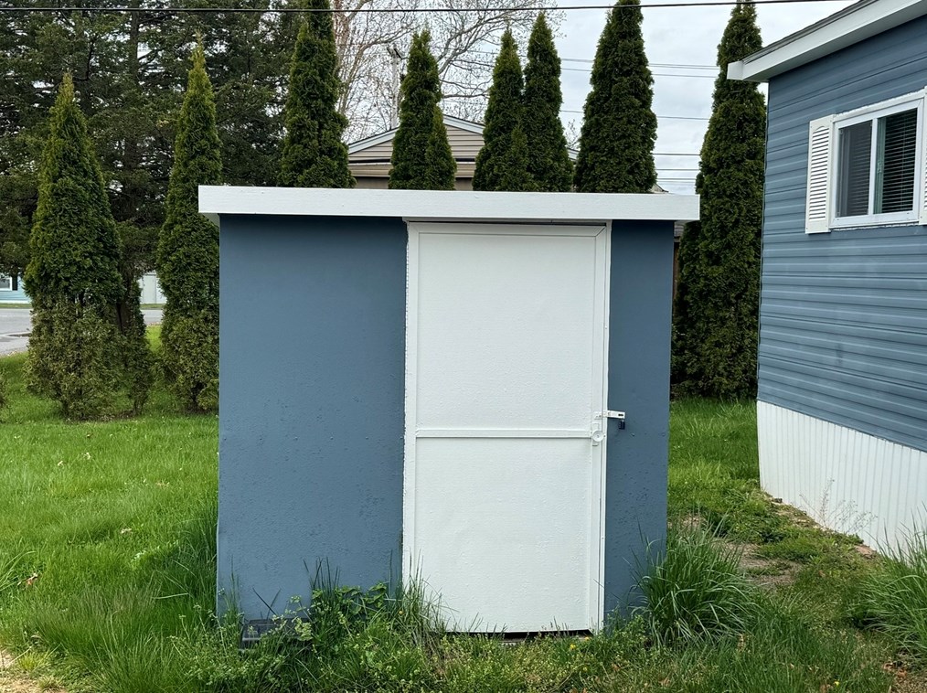 4 Mayflower Ave, Taunton MA  02780-1115 exterior