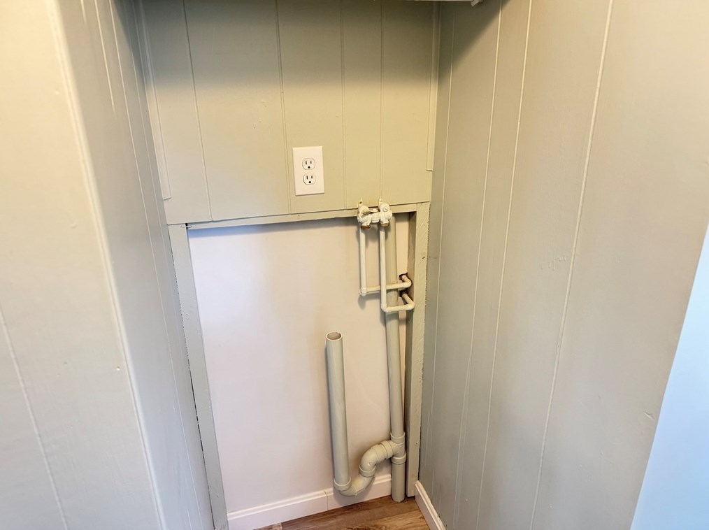 4 Mayflower Ave, Taunton MA  02780-1115 exterior