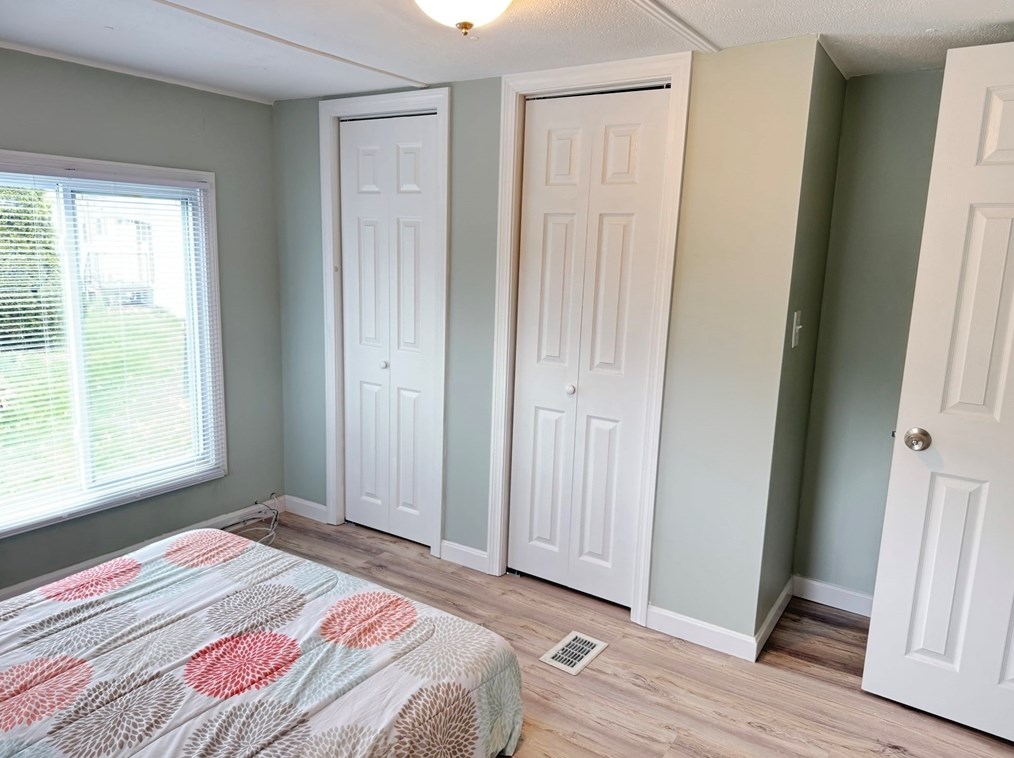 4 Mayflower Ave, Taunton MA  02780-1115 exterior