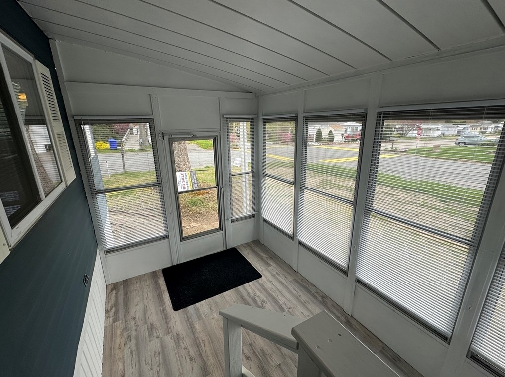 4 Mayflower Ave, Taunton MA  02780-1115 exterior