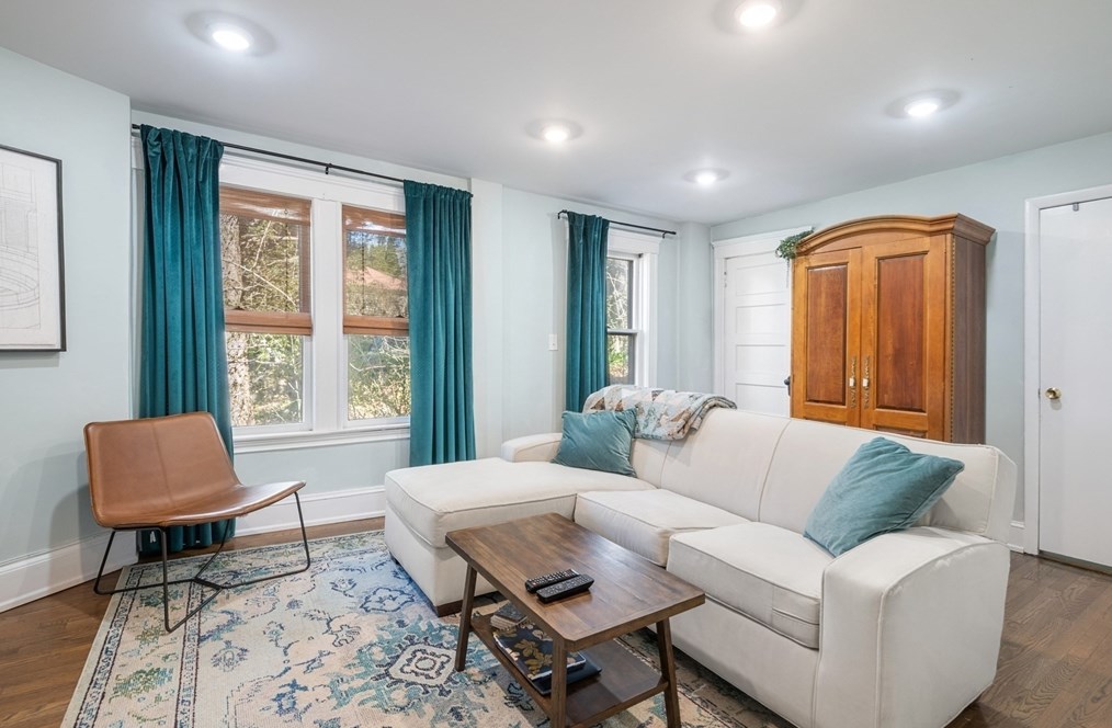 205 Frst St, Arlington MA 02476-4206 exterior