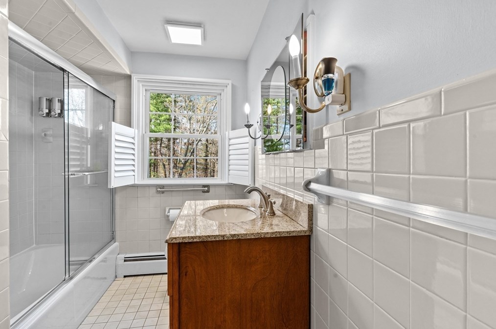 30 Boornazian Rd, Methuen MA 01844-2802 exterior