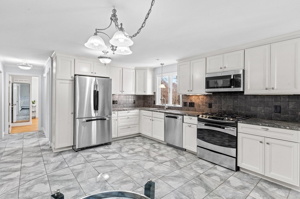 30 Boornazian Rd, Methuen MA 01844-2802 exterior