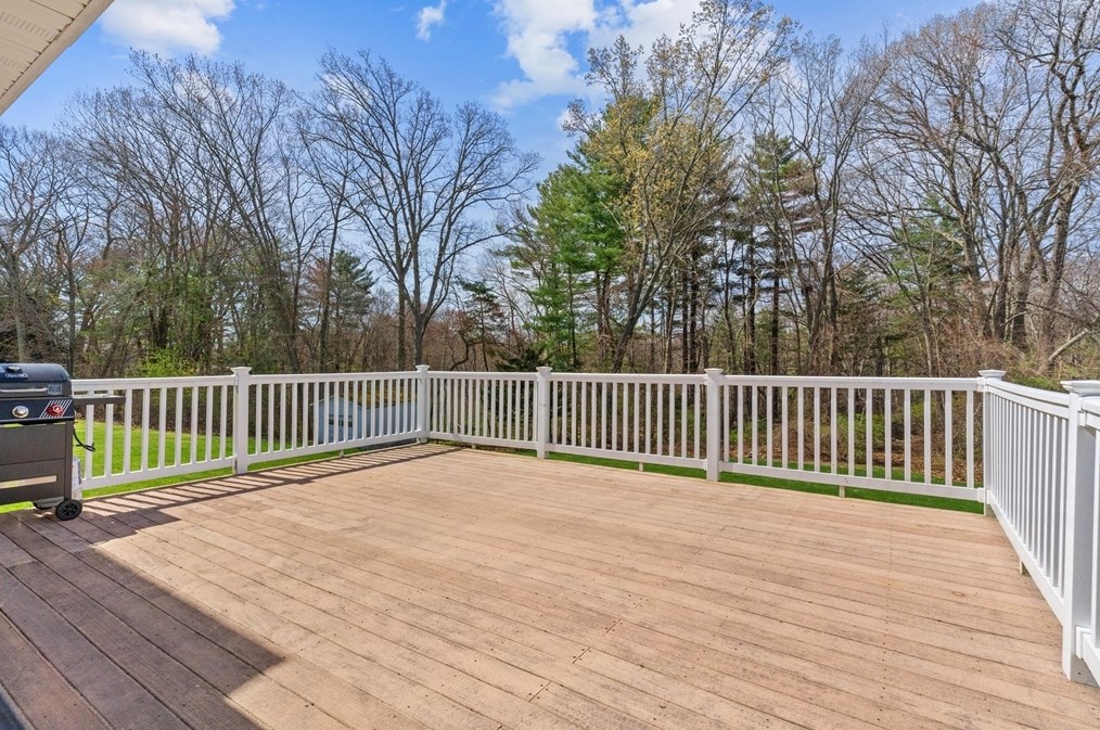 30 Boornazian Rd, Methuen MA 01844-2802 exterior