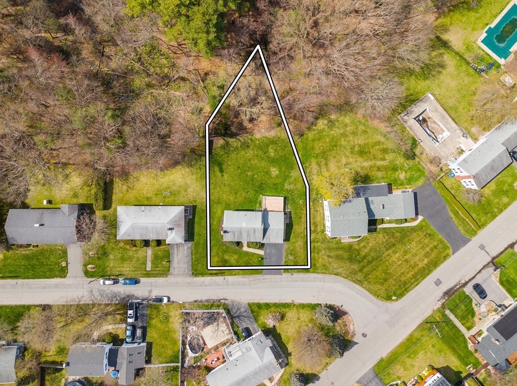 30 Boornazian Rd, Methuen MA 01844-2802 exterior