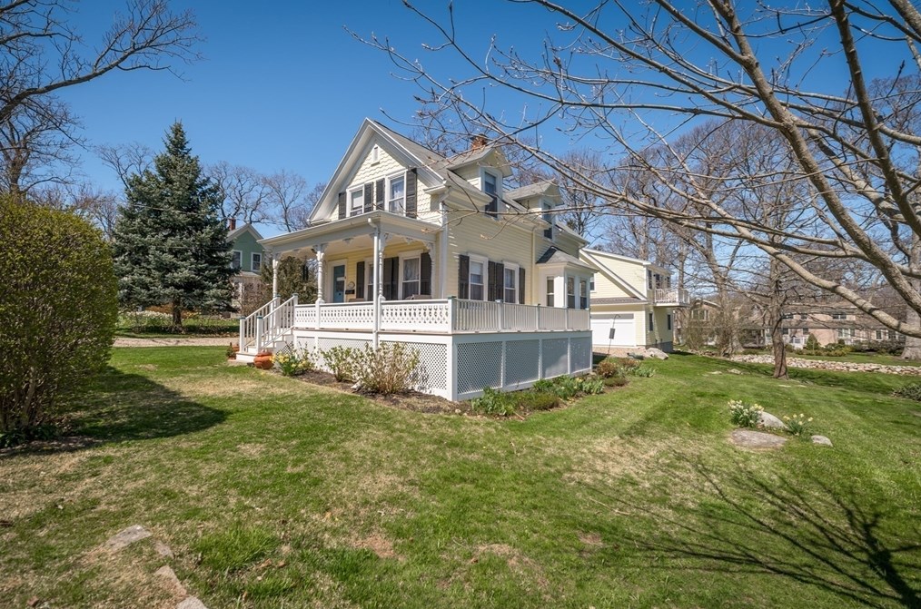 4 Mount Locust Ave, Rockport MA  01966-1117 exterior