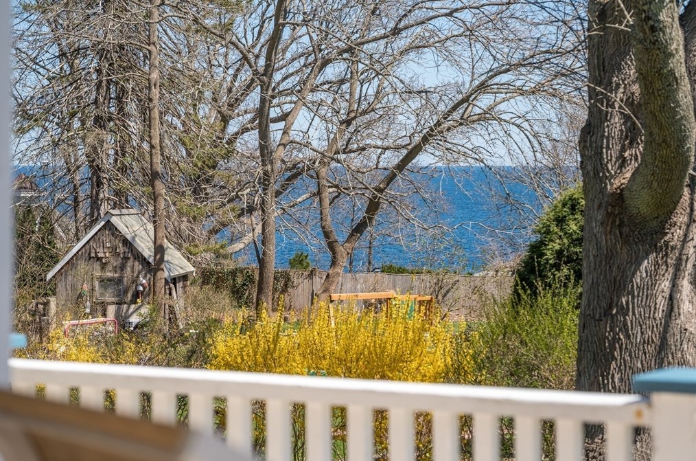 4 Mount Locust Ave, Rockport MA  01966-1117 exterior