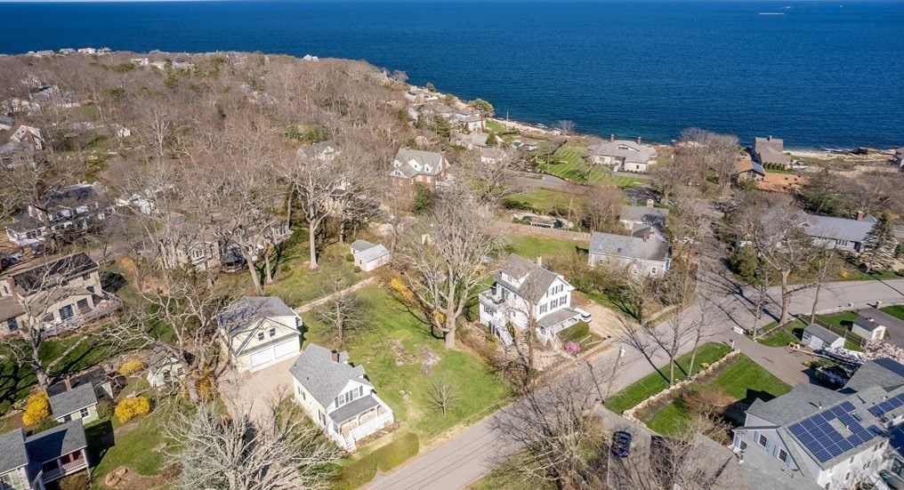 4 Mount Locust Ave, Rockport MA  01966-1117 exterior