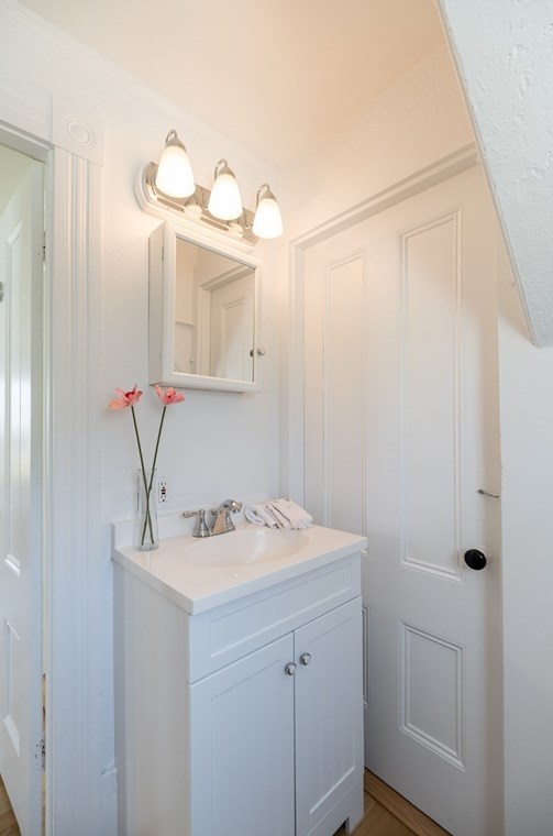 4 Mount Locust Ave, Rockport MA  01966-1117 exterior