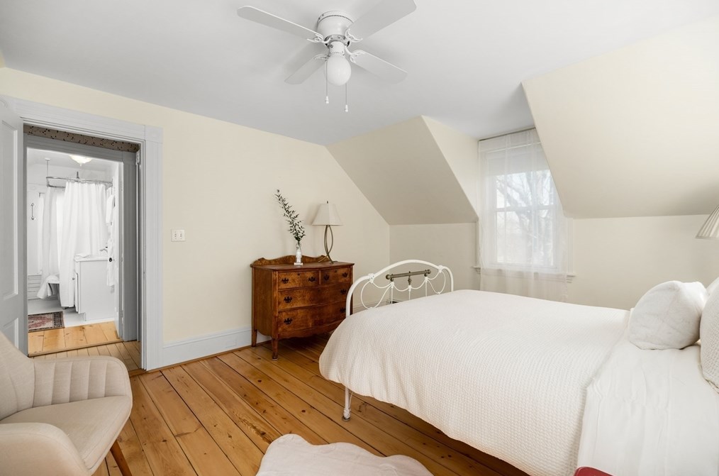 4 Mount Locust Ave, Rockport MA  01966-1117 exterior