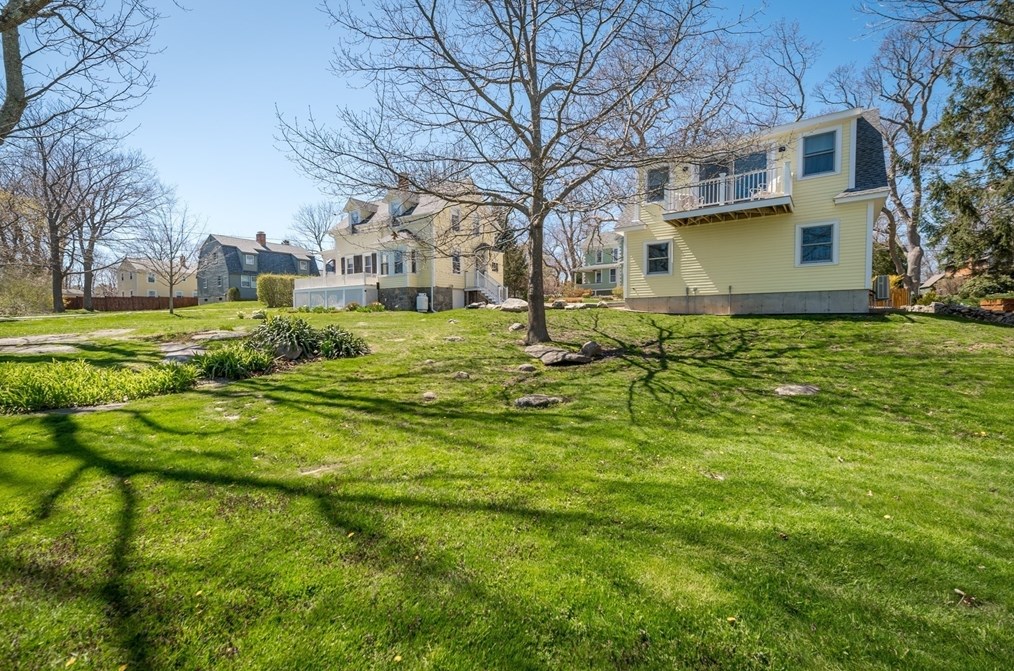 4 Mount Locust Ave, Rockport MA  01966-1117 exterior