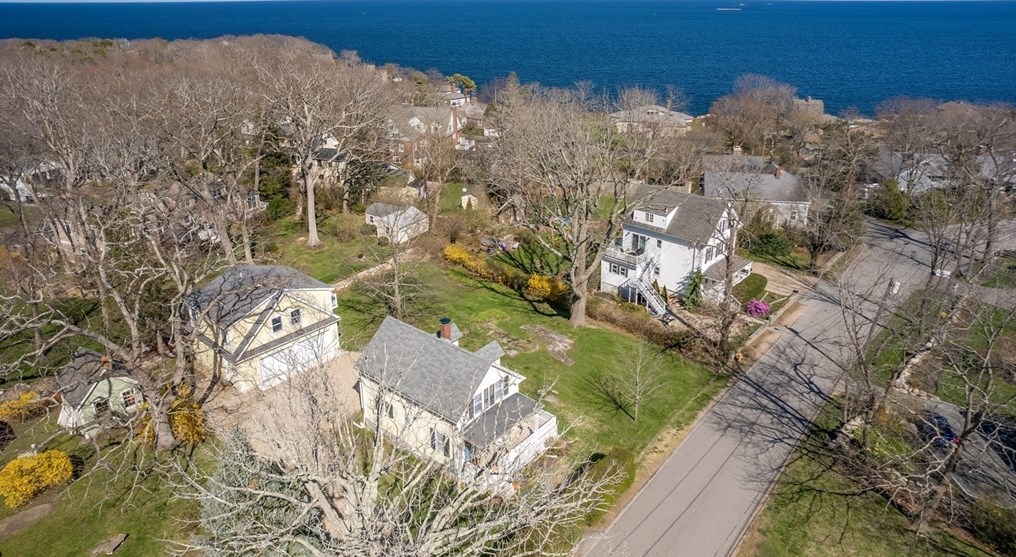 4 Mount Locust Ave, Rockport MA  01966-1117 exterior