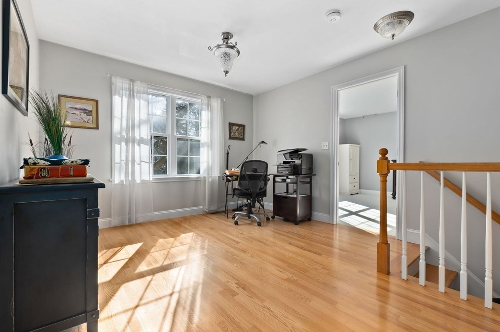 95 Union St, Hamilton MA  01982-2116 exterior