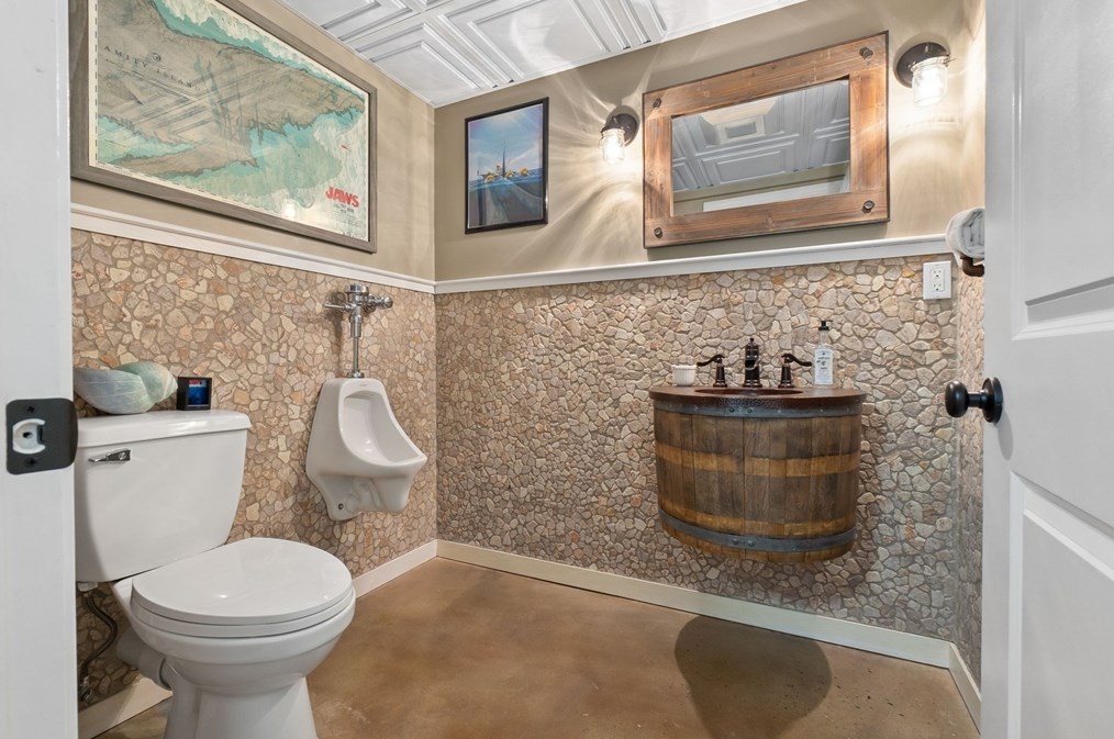 95 Union St, Hamilton MA  01982-2116 exterior