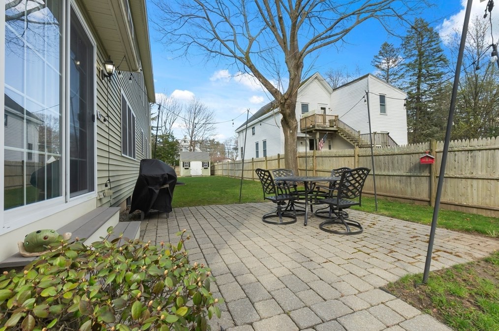 95 Union St, Hamilton MA  01982-2116 exterior