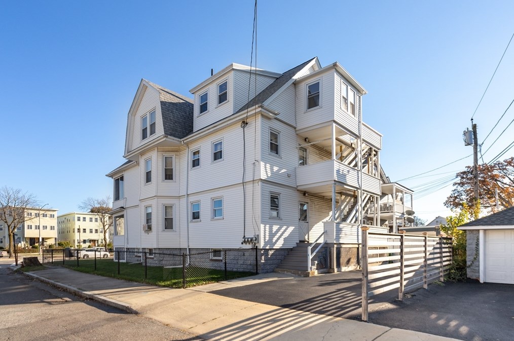 850 Fellsway, Medford MA  02155-4954 exterior