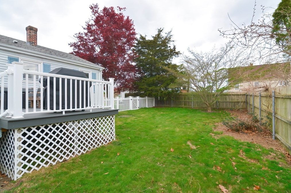 27 Rockdale St, Fall River MA  02726-2440 exterior