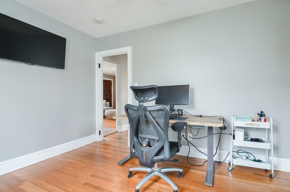 27 Rockdale St, Fall River MA  02726-2440 exterior