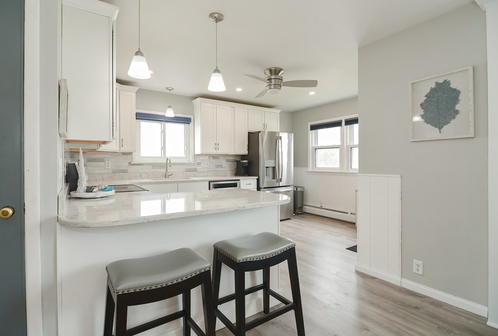 27 Rockdale St, Fall River MA  02726-2440 exterior