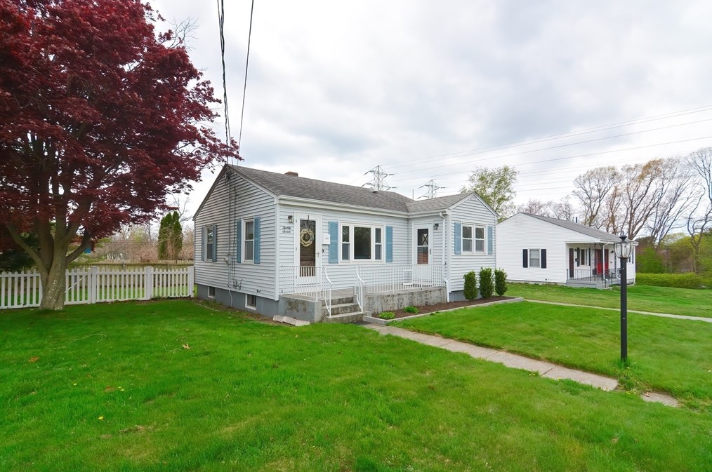 27 Rockdale St, Fall River MA  02726-2440 exterior