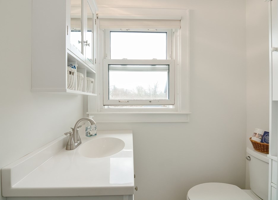 27 Rockdale St, Fall River MA  02726-2440 exterior