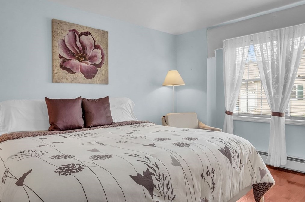 10 Elizabeth Dr, Northborough MA 01532-1675 exterior