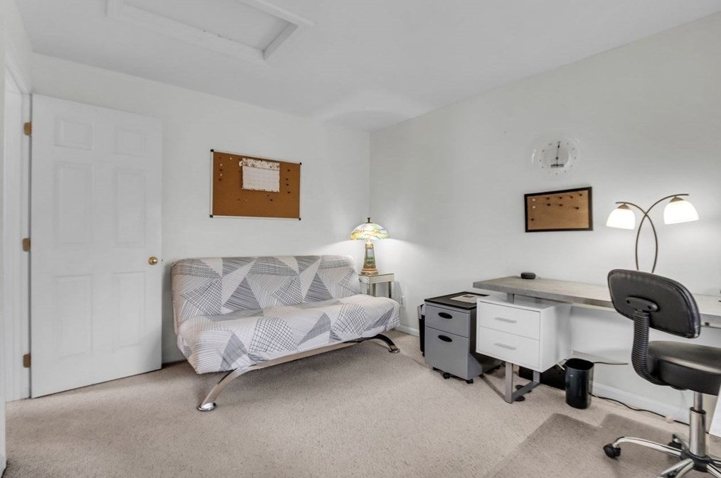 10 Elizabeth Dr, Northborough MA 01532-1675 exterior