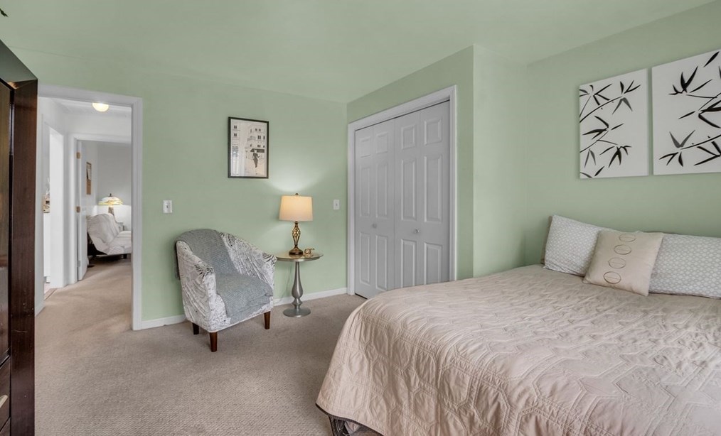 10 Elizabeth Dr, Northborough MA 01532-1675 exterior